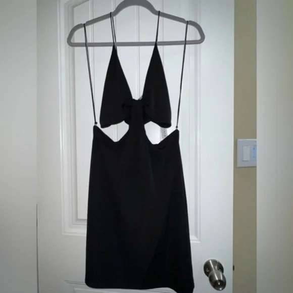 New ✨Alice + Olivia ✨Havana Cut-Out Minidress - Picture 3 of 13